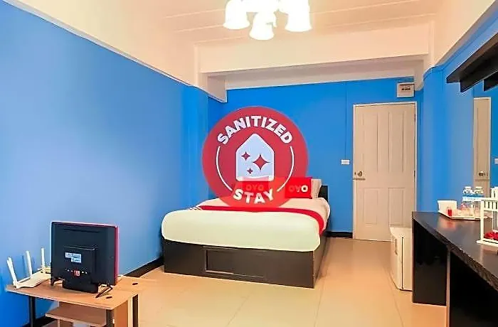 Super Oyo 427 Chill Hotel